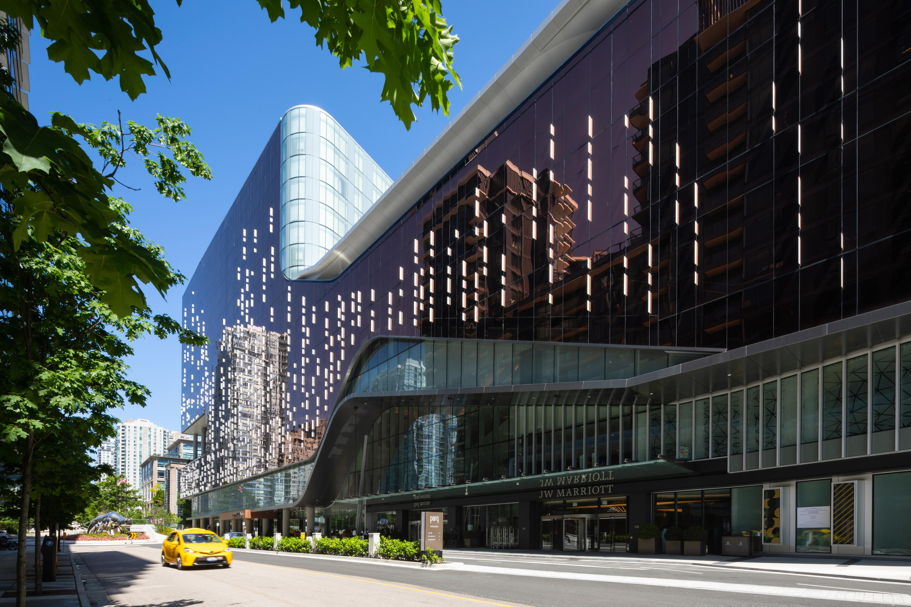 acdf-architecture-parq-vancouver-architonic-45463-main-1317-6-45463-sc-v2com-05-arcit18